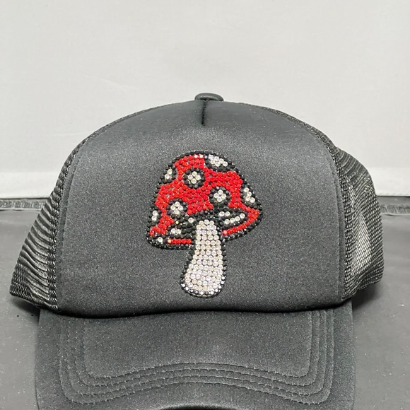 Rhinestone mushroom trucker hat black - Picture 2 of 3